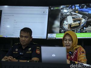Lelang Royal Enfield Laris, Kemenkeu Raup Rp 5,83 Miliar Lelang Royal Enfield Laris, Kemenkeu Raup Rp 5,83 Miliar