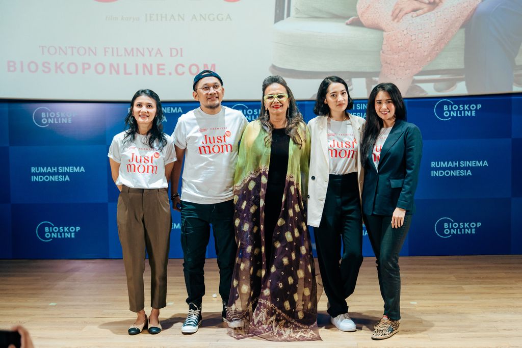 Press Conference Film Just Mom