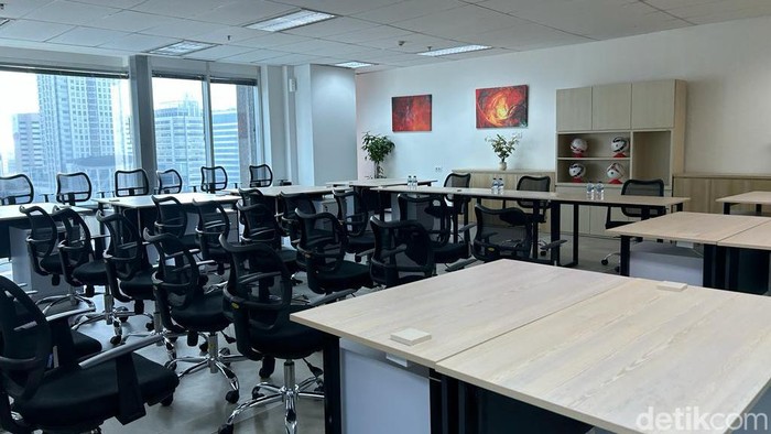 Kantor FIFA di Jakarta, FIFA FIFA akan berkantor di Jakarta. Lokasi kantor FIFA itu adalah di Menara Mandiri II, di kawasan Sudirman, Jakarta Selatan.