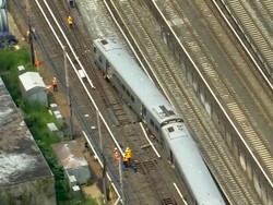 Kereta Api Tergelincir di New York AS, 13 Orang Terluka