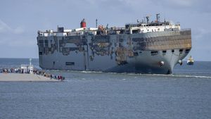 Kondisi Kapal Kargo Fremantle Highway Usai Terbakar