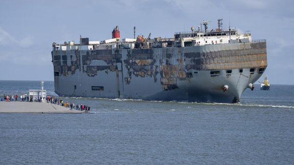 Kondisi Kapal Kargo Fremantle Highway Usai Terbakar