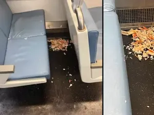 Makan Kepiting Dalam Kereta, Penumpang Ini Tinggalkan Sampah Berserakan Makan Kepiting Dalam Kereta, Penumpang Ini Tinggalkan Sampah Berserakan