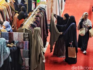 Berburu Busana Muslim hingga Paket Umrah di Halal Fair Istora Senayan Berburu Busana Muslim hingga Paket Umrah di Halal Fair Istora Senayan
