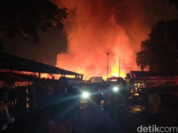 Kronologi Kebakaran Pasar Sadang Serang, Berawal dari Suara Letupan