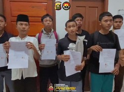 Diduga Hendak Tawuran, 23 Pelajar SMP-SMA Dihukum Dorong Motor