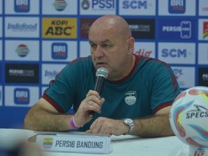 Bojan Hodak Beberkan Sinyal Bahaya untuk Persib Bojan Hodak Beberkan Sinyal Bahaya untuk Persib