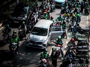 Penjemputan di Sembarang Titik Bikin Macet Kawasan Stasiun Palmerah