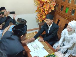 Haru Pernikahan Tersangka TPPO di Ruang Tahanan Polres Ciamis Haru Pernikahan Tersangka TPPO di Ruang Tahanan Polres Ciamis