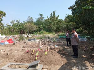 Pencurian Tali Pocong di Makam Cirebon, Pelaku Beraksi Siang Bolong Pencurian Tali Pocong di Makam Cirebon, Pelaku Beraksi Siang Bolong