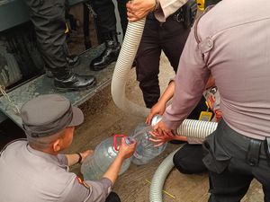 3 Desa di Rancabungur Kekeringan, Polres Bogor Suplai Air Bersih