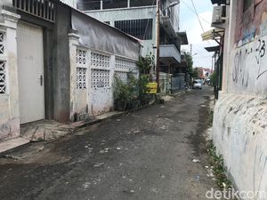 Cling! Sampah di Jalan Sastrodipuran Pathuk Jogja Kini Sudah Bersih Cling! Sampah di Jalan Sastrodipuran Pathuk Jogja Kini Sudah Bersih