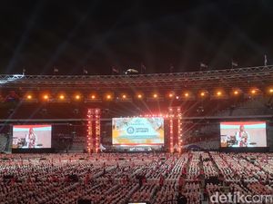 15.240 Orang Mainkan Angklung di GBK Demi Rekor Dunia, Termasuk Iriana