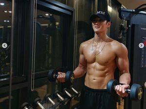 7 Foto Ahn Bo Hyun, Pacar Jisoo BLACKPINK, Disorot Sixpack Pernah Jadi Kuli 7 Foto Ahn Bo Hyun, Pacar Jisoo BLACKPINK, Disorot Sixpack Pernah Jadi Kuli