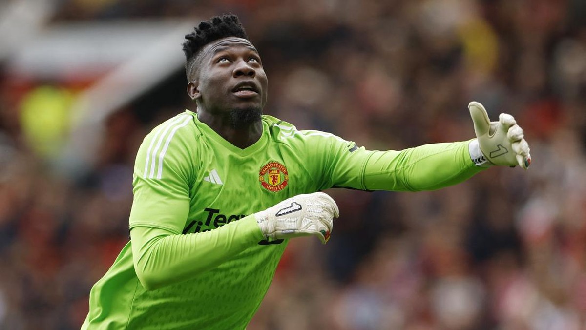 Andre Onana di laga MU vs Lens. (Foto: Action Images via Reuters/JASON CAIRNDUFF)