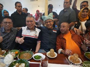 Teriakan Presiden Menggema saat Anies Baswedan Tiba di Padang Teriakan Presiden Menggema saat Anies Baswedan Tiba di Padang