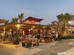 Baru di PIK 2! Kulineran Asyik di Aloha yang Punya Pantai Pasir Putih