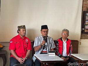 PSI Merapat ke Prabowo, Guntur Romli Keluar untuk Dukung Ganjar PSI Merapat ke Prabowo, Guntur Romli Keluar untuk Dukung Ganjar