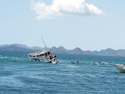 Kapal Wisata Angkut 37 Turis Tabrak Karang di Perairan Labuan Bajo