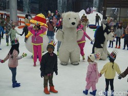Semarak Ulang Tahun Pertama Trans Snow World Surabaya, Banjir Hadiah-Diskon!