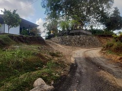 Warga Manistutu Keluhkan Jalan Rusak gegara Aktivitas Galian C