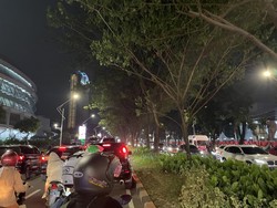 Lalin Sekitar GBK hingga Depan Gedung DPR Macet Malam Ini