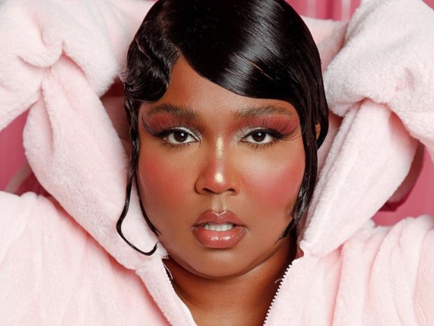 Lizzo/Foto: Instagram.com/lizzobeeating Garis waktu kontroversi Lizzo sepanjang kariernya