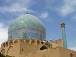 8 Adab ketika Berada di Masjid, Perhatikan Ya!