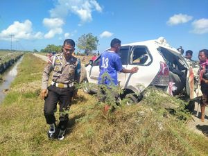 Polisi Periksa Sopir Minibus Maut yang Tewaskan 3 Penumpang Polisi Periksa Sopir Minibus Maut yang Tewaskan 3 Penumpang