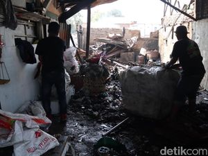 Pasrahnya Erik Kala Api Lalap Pasar dan Tempat Tinggalnya Pasrahnya Erik Kala Api Lalap Pasar dan Tempat Tinggalnya