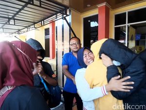 Histeris Ortu Pelaku Tawuran Direhab Dinsos 3 Bulan, 1 Anak Jadi Tersangka Histeris Ortu Pelaku Tawuran Direhab Dinsos 3 Bulan, 1 Anak Jadi Tersangka