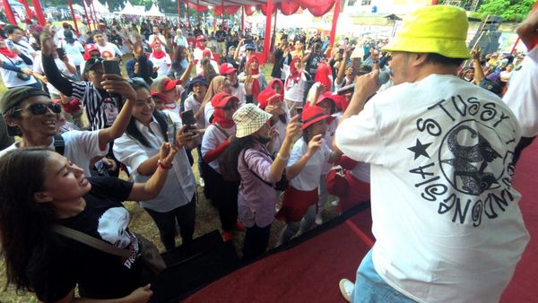 Potret Keseruan Pesta Rakyat di Depok