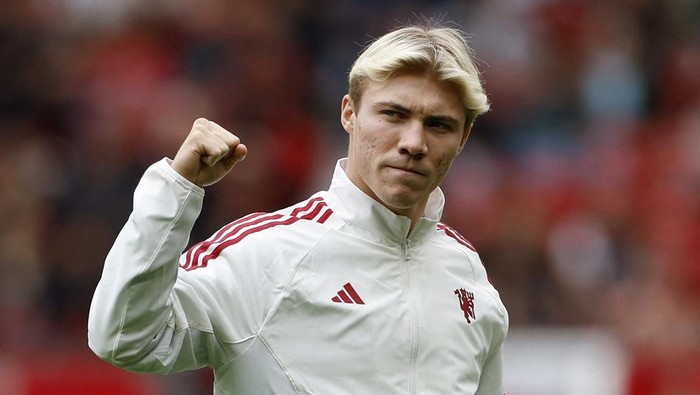 Soccer Football - Pre Season Friendly - Manchester United v RC Lens - Old Trafford, Manchester, Britain - August 5, 2023  New Manchester United signing Rasmus Hojlund before the match Action Images via Reuters/Jason Cairnduff