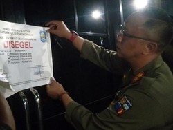 Satpol PP Kota Bogor Segel Kafe Jual Miras Tak Berizin