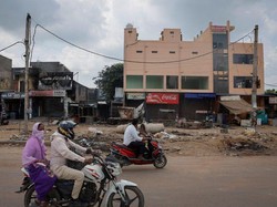 Bentrokan Maut Sektarian Pecah Dekat Ibu Kota India, Masjid-masjid Ditutup