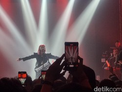 Showcase Album ke-4, Isyana Bius Ratusan Penggemar di JEC