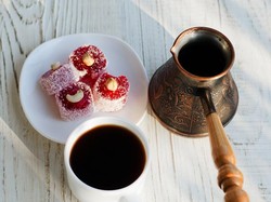 5 Fakta Metode Ibrik, Teknik Menyeduh Kopi Pertama di Dunia Asal Turki