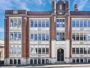Before After Gedung Sekolah Terbengkalai Jadi Apartemen Keren Before After Gedung Sekolah Terbengkalai Jadi Apartemen Keren