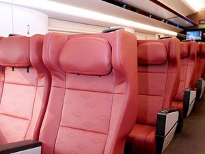 Intip Jeroan Gerbong First Class-Ekonomi Kereta Cepat Jakarta Bandung