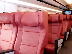 Intip Jeroan Gerbong First Class-Ekonomi Kereta Cepat Jakarta Bandung