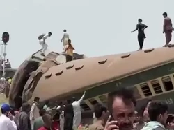 Kereta Tergelincir di Pakistan, 19 Orang Tewas-50 Terluka