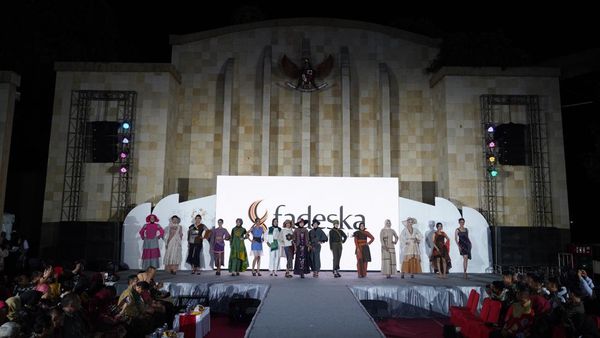 Kreasikan Batik-Lurik, 50 Desainer Pamer Karya di Klaten Fashion Festival