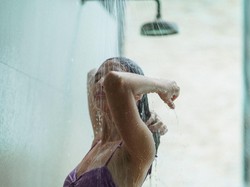 Benarkah Mandi Air Hangat Bisa Sembuhkan Pilek?