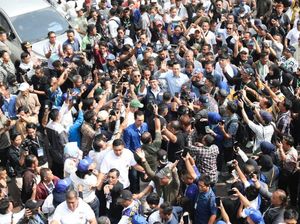 Momen AHY-Anies Terima Curhatan Warga Bandung