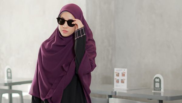 7 Potret Natasha Rizky Main Tenis dengan Gaya Hijab Syari, Banjir Pujian