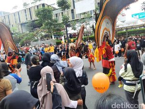 Warga Padati CFD Bundaran HI Pagi Ini, Banyak Pameran Budaya Warga Padati CFD Bundaran HI Pagi Ini, Banyak Pameran Budaya