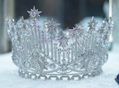 Potret Mahkota Miss Universe Indonesia, Dibuat dari Emas dan 8.000 Kristal