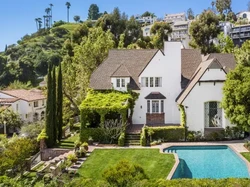 Modal Rp 600 Juta/Bulan Bisa Sewa Rumah Mewah Walt Disney di LA