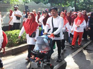 Semarak Jalan Santai Sambut HUT ke-78 RI Semarak Jalan Santai Sambut HUT ke-78 RI
