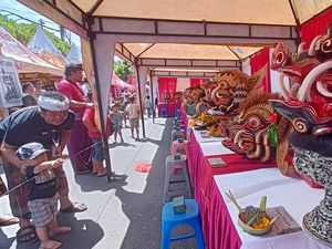 Lomba Punggel Barong Bangkung Semarakkan Galungan-Kuningan di Dauh Peken Lomba Punggel Barong Bangkung Semarakkan Galungan-Kuningan di Dauh Peken